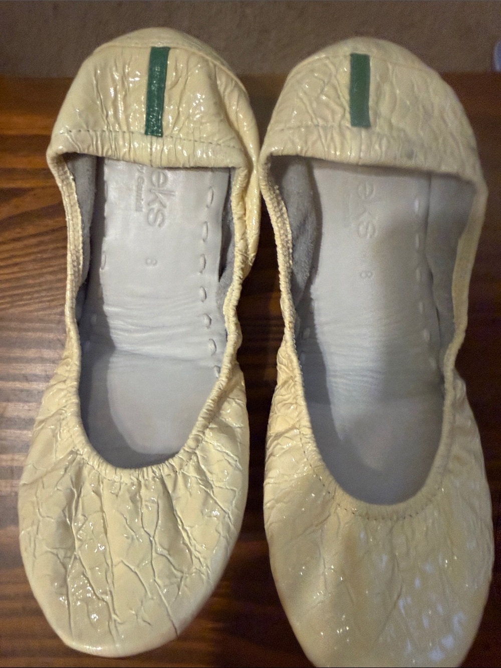 Tieks Diamond Crock White.  Size 8.  Good condition